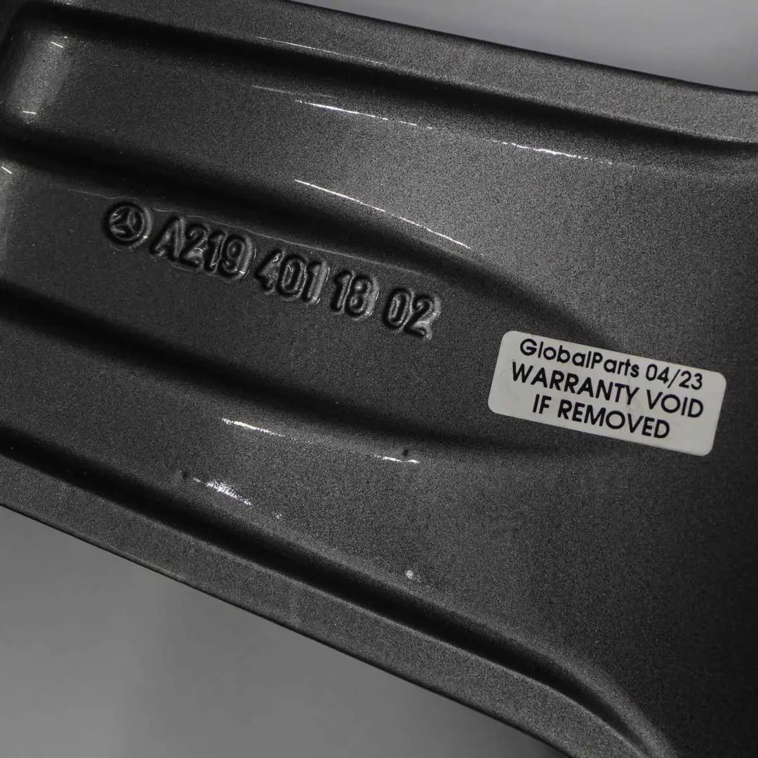 W218 5 Speichen AMG Leichtmetallfelge 19" ET:37 9J für Mercedes mit Teilenummer A2184011802 Mercedes W218 5 Speichen AMG Leichtmetallfelge 19" ET:37 9J - SKU A2184011802-2 - Teilenummer A2184011802