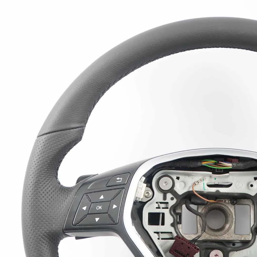 Mercedes W212 NOUVEAU Cuir Noir Sport Volant Palettes de Vitesses Noir Fils - SKU A2184600118-1 - Numéro de pièce A2184600118