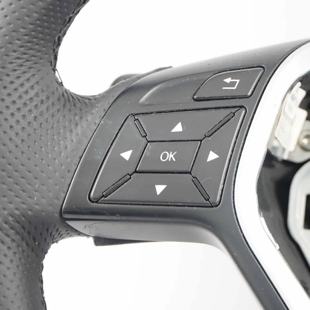 Volante Mercedes W212 NUEVO Cuero Negro con Hilos Negros Paddle Shift - SKU A2184600118-1 - Número de pieza A2184600118