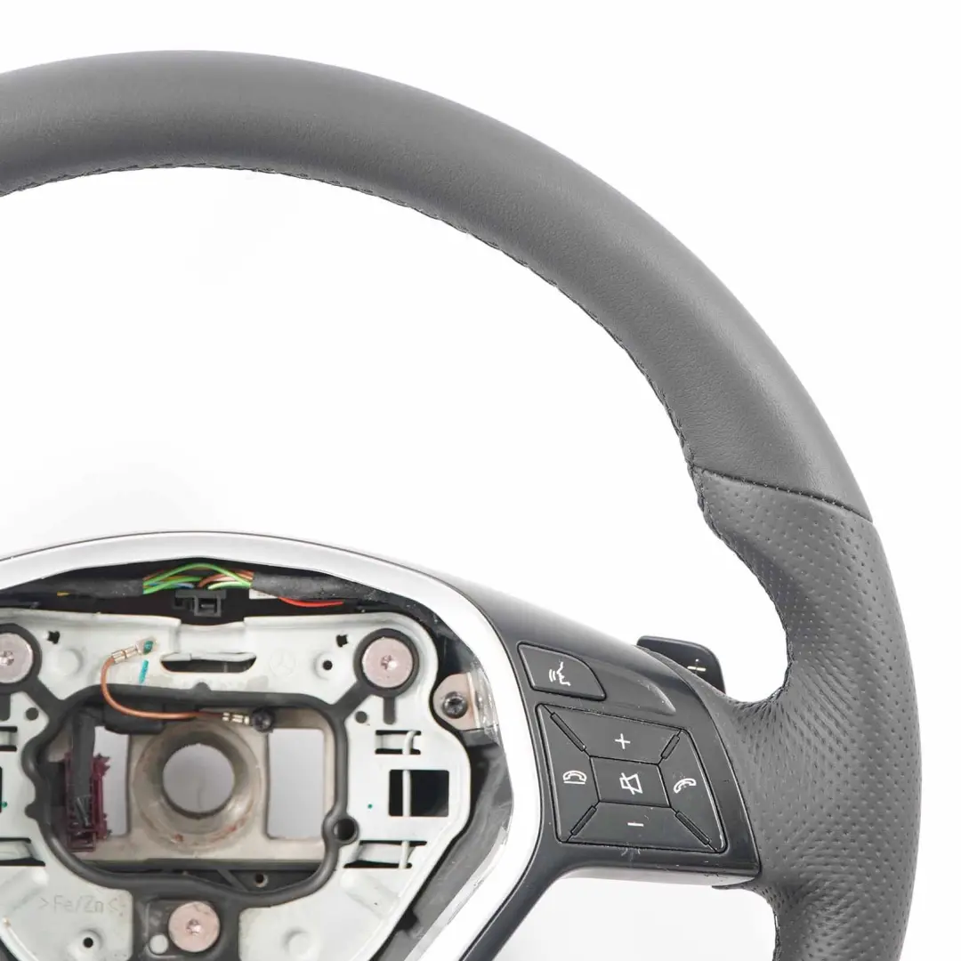 Volant Mercedes W204 W212 NEUF Cuir Noir Filets Noirs Palette Changement Vitesse - SKU A2184600818-1 - Numéro de pièce A2184600818