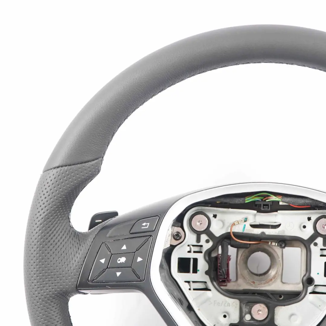  Volant Mercedes W204 W212 NEUF Cuir Noir Filets Noirs Palette Changement Vitesse - SKU A2184600818-1 - Numéro de pièce A2184600818
