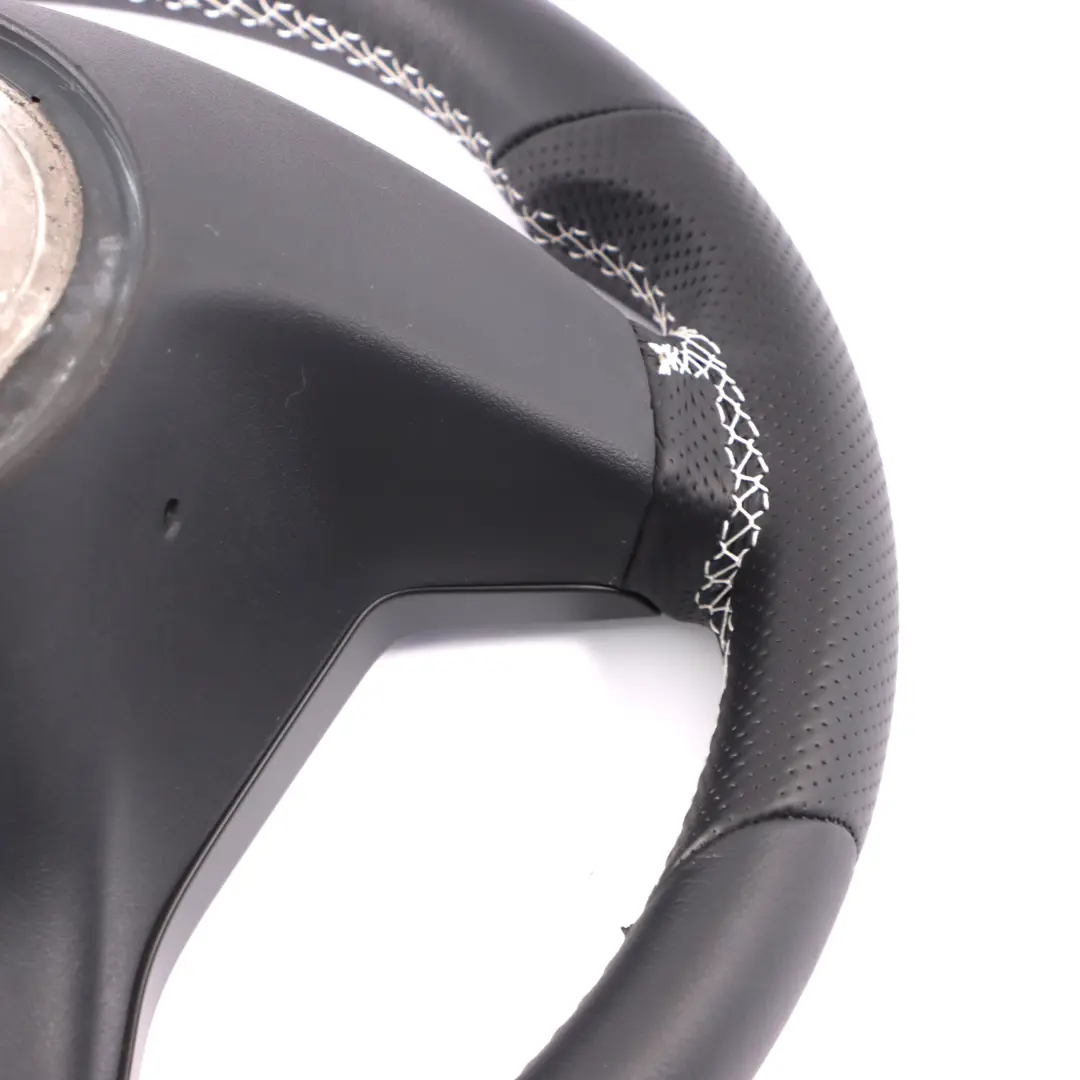 NUEVO Cuero Negro con Hilos Blancos para Volante Mercedes W176 W204 W246 con número de pieza A2184601918 Volante Mercedes W176 W204 W246 NUEVO Cuero Negro con Hilos Blancos - SKU A2184601918-1 - Número de pieza A2184601918