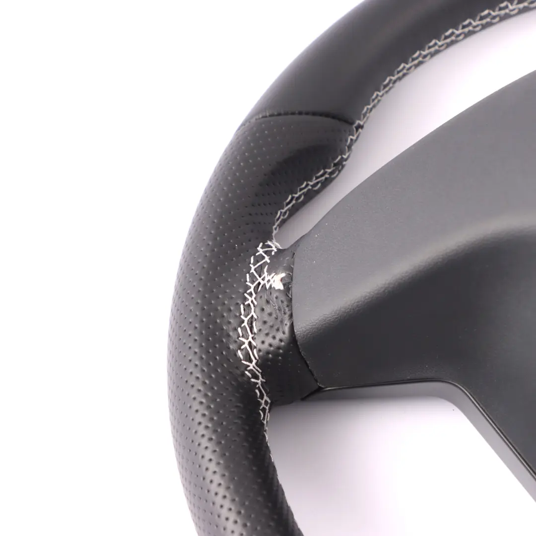 NUOVO Pelle nera con filetti bianchi per Volante Mercedes W176 W204 W246 con numero di parte A2184601918 Volante Mercedes W176 W204 W246 NUOVO Pelle nera con filetti bianchi - SKU A2184601918-1 - Numero di parte A2184601918