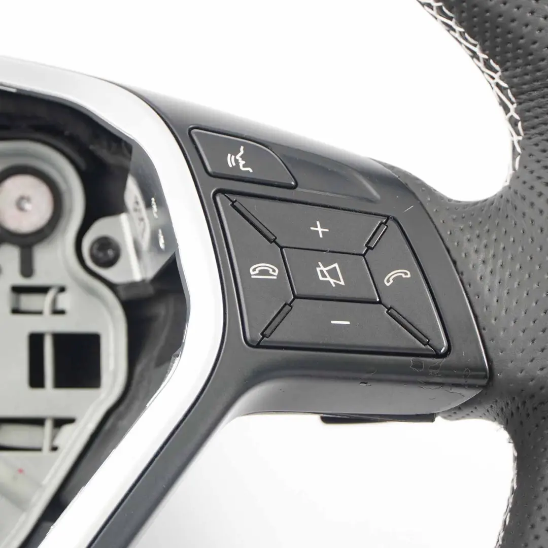 Mercedes W176 NUEVO Volante deportivo de cuero negro Paddle Shift Hilos blancos - SKU A2184602018-1 - Número de pieza A2184602018