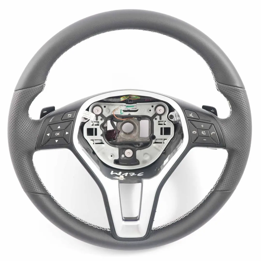 Mercedes W176 NUEVO Volante deportivo de cuero negro Paddle Shift Hilos blancos - SKU A2184602018-1 - Número de pieza A2184602018