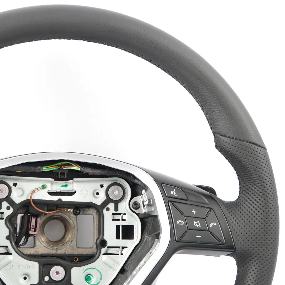  Volant Mercedes W176 W246 NEUF Cuir Noir Filets Noirs Paddle Shift - SKU A2184609103-2 - Numéro de pièce A2184609103