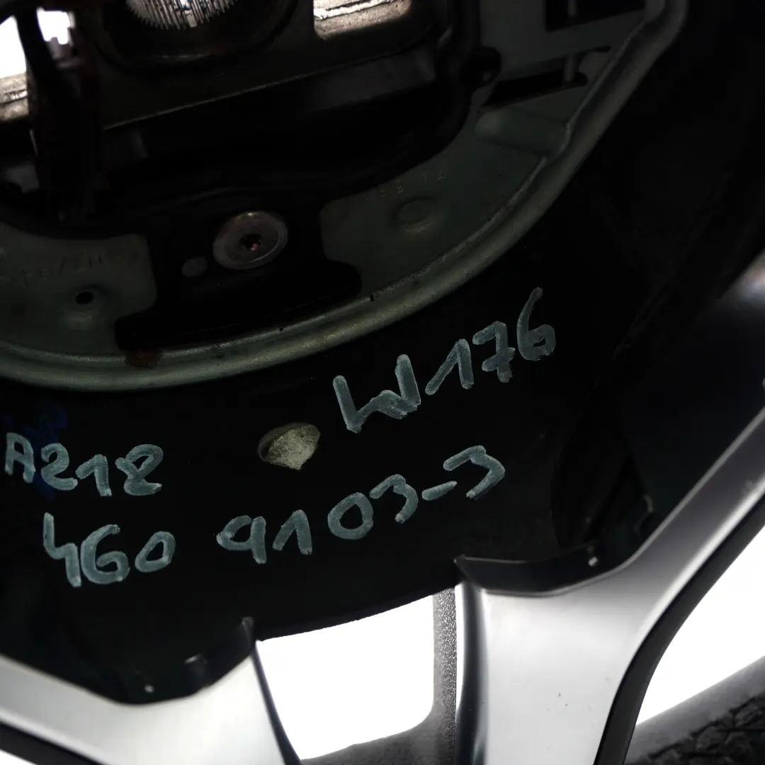 NUOVO in pelle nera Fili neri Cambio al volante per Volante Mercedes W176 W246 con numero di parte A2184609103 Volante Mercedes W176 W246 NUOVO in pelle nera Fili neri Cambio al volante - SKU A2184609103-3 - Numero di parte A2184609103