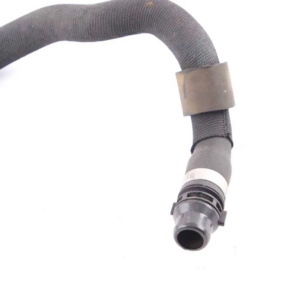 Tuyau d'eau Mercedes W212 W218 AMG Retour refroidissement moteur pour à propos du numéro de pièce A2185012082 Tuyau d'eau Mercedes W212 W218 AMG Retour refroidissement moteur - SKU A2185012082 - Numéro de pièce A2185012082