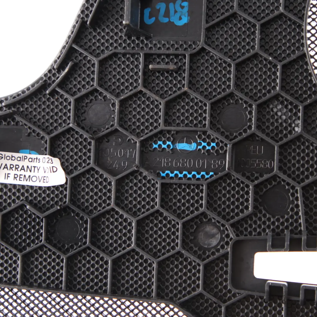 W218 Coperchio Altoparlante Centro Cruscotto Griglia per Mercedes CLS con numero di parte A2186800189 Mercedes CLS W218 Coperchio Altoparlante Centro Cruscotto Griglia - SKU A2186800189 - Numero di parte A2186800189