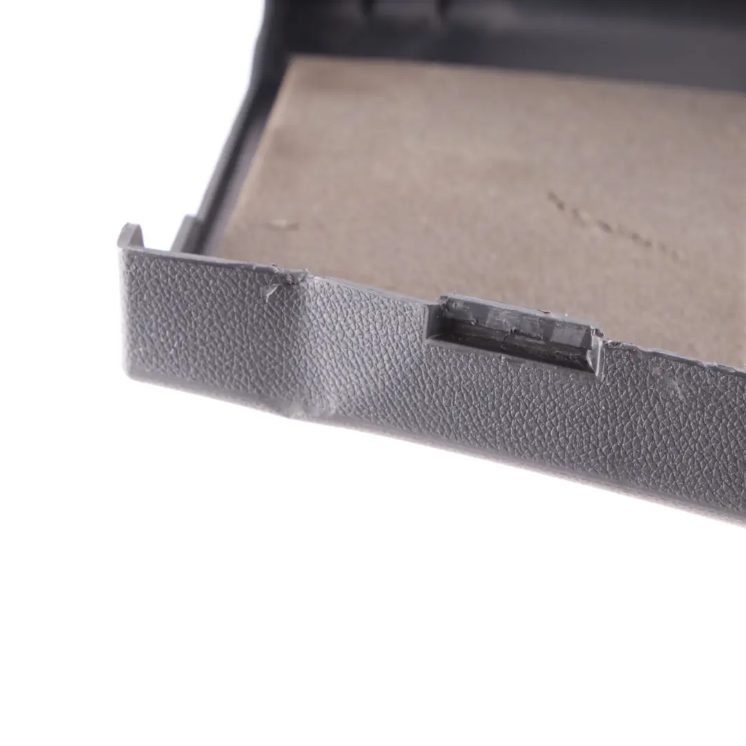 W218 B-Säule Abdeckung Panel Unten Links Schwarz für Mercedes CLS mit Teilenummer A2186909725 Mercedes CLS W218 B-Säule Abdeckung Panel Unten Links Schwarz - SKU A2186909725 - Teilenummer A2186909725