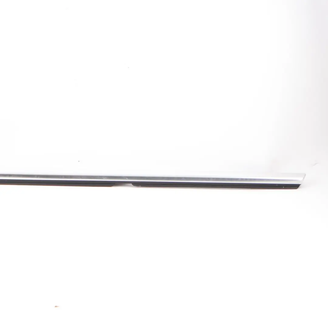 W218 Moldura De Ventana Puerta Trasera Derecha Exterior para Mercedes CLS con número de pieza A2187300424 Mercedes CLS W218 Moldura De Ventana Puerta Trasera Derecha Exterior - SKU A2187300424 - Número de pieza A2187300424