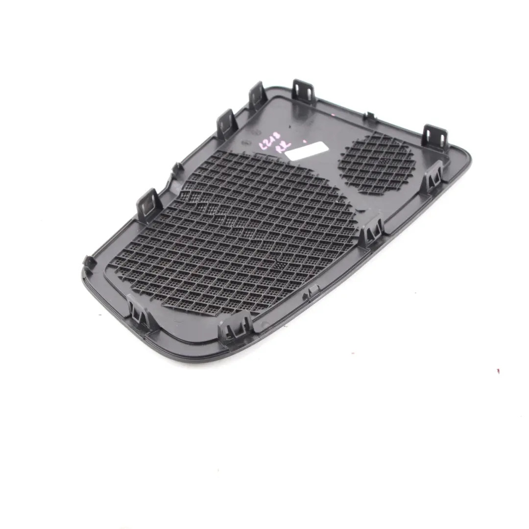 W218 Lautsprecher Abdeckung Schwarz Hinten Rechts für Mercedes CLS mit Teilenummer A2187370488 Mercedes CLS W218 Lautsprecher Abdeckung Schwarz Hinten Rechts - SKU A2187370488 - Teilenummer A2187370488
