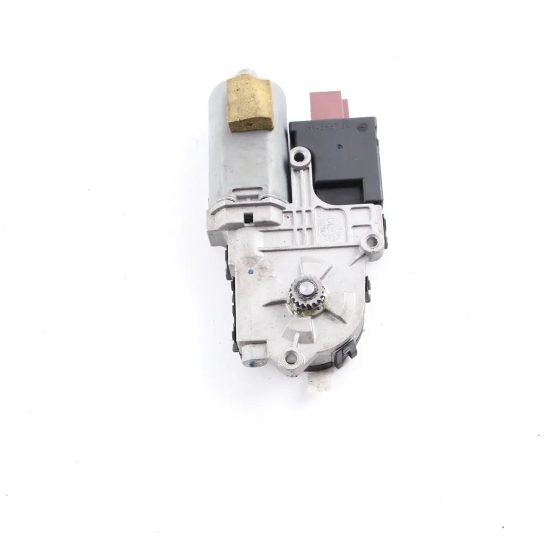 Sun Roof Motor Mercedes W212 W218 Sliding Roof Drive Actuator Unit to with Part number A2188200142 Sun Roof Motor Mercedes W212 W218 Sliding Roof Drive Actuator Unit - SKU A2188200142 - Part number A2188200142