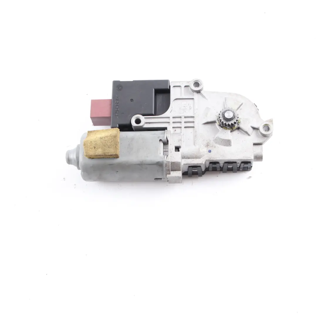 Sun Roof Motor Mercedes W212 W218 Sliding Roof Drive Actuator Unit to with Part number A2188200142 Sun Roof Motor Mercedes W212 W218 Sliding Roof Drive Actuator Unit - SKU A2188200142 - Part number A2188200142