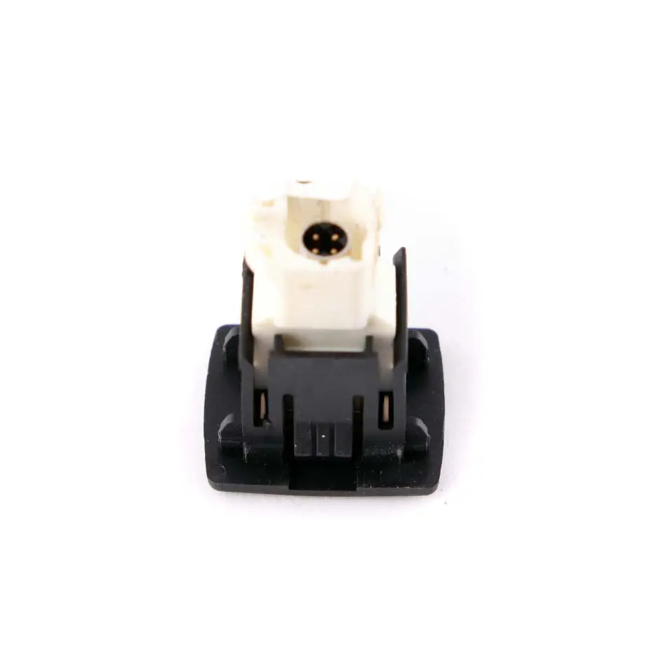 Multimedia Schnittstelle USB Adapter Anschlussbuchse für Mercedes W221 mit Teilenummer A2188200187 Mercedes W221 Multimedia Schnittstelle USB Adapter Anschlussbuchse - SKU A2188200187 - Teilenummer A2188200187