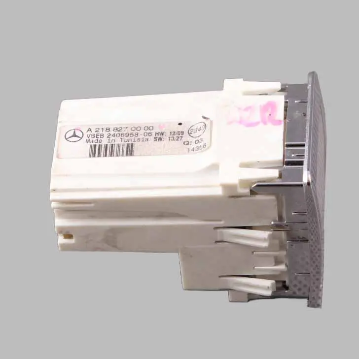 Mercedes-Benz Classe E W207 W212 Tableau de bord horloge analogique pour à propos du numéro de pièce A2188270000 Mercedes-Benz Classe E W207 W212 Tableau de bord horloge analogique - SKU A2188270000 - Numéro de pièce A2188270000