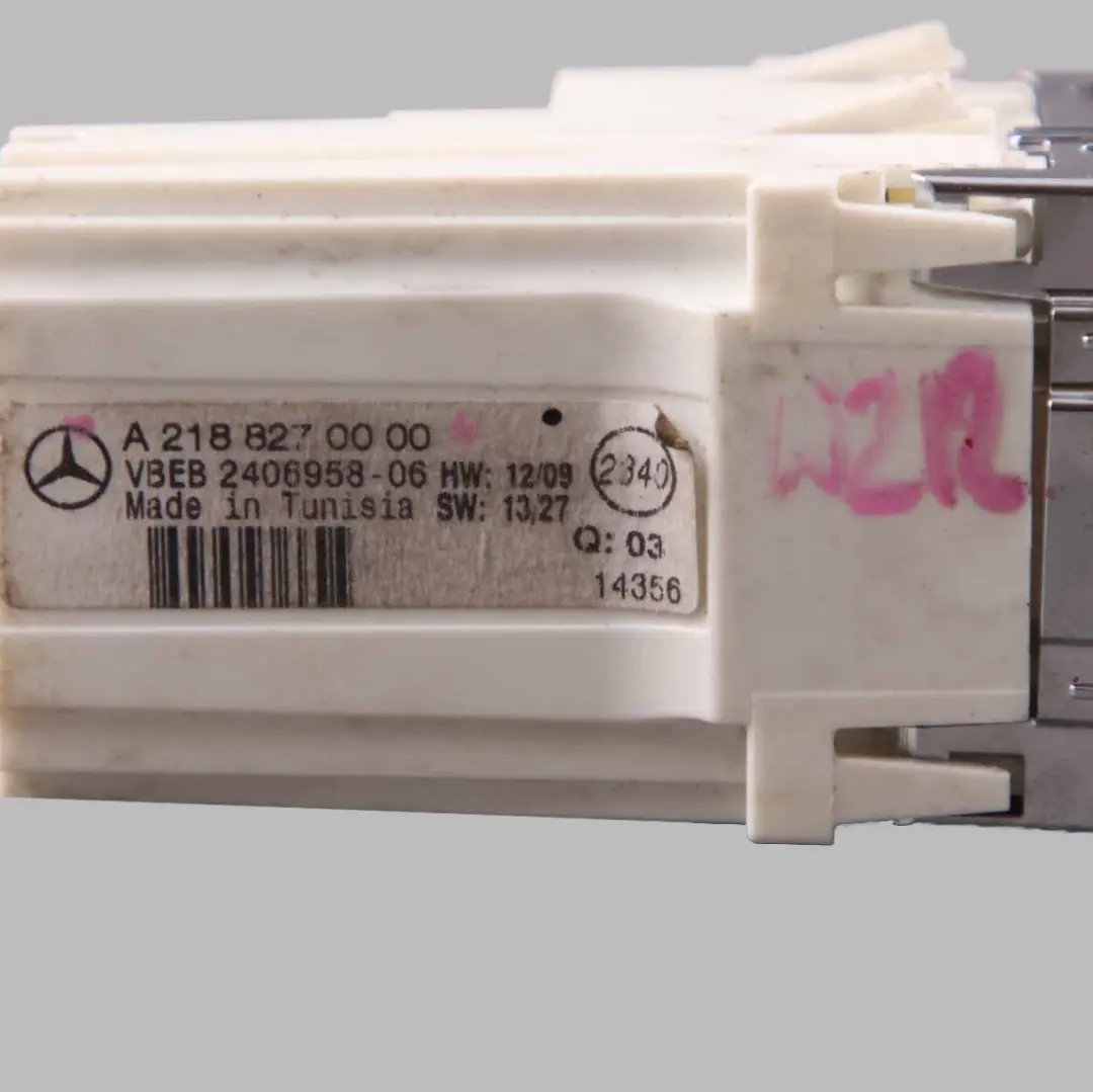 Mercedes-Benz Classe E W207 W212 Tableau de bord horloge analogique pour à propos du numéro de pièce A2188270000 Mercedes-Benz Classe E W207 W212 Tableau de bord horloge analogique - SKU A2188270000 - Numéro de pièce A2188270000