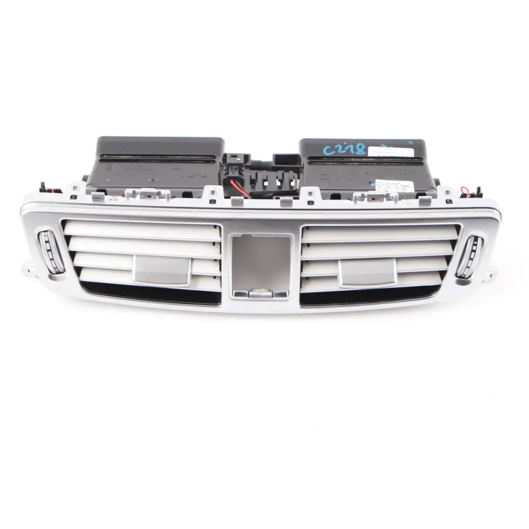 W218 Grille d'aération centrale du tableau de bord pour Mercedes CLS à propos du numéro de pièce A2188300754 Mercedes CLS W218 Grille d'aération centrale du tableau de bord - SKU A2188300754 - Numéro de pièce A2188300754