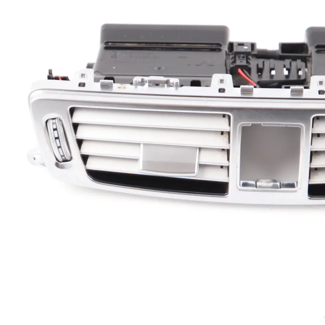 W218 Grille d'aération centrale du tableau de bord pour Mercedes CLS à propos du numéro de pièce A2188300754 Mercedes CLS W218 Grille d'aération centrale du tableau de bord - SKU A2188300754 - Numéro de pièce A2188300754