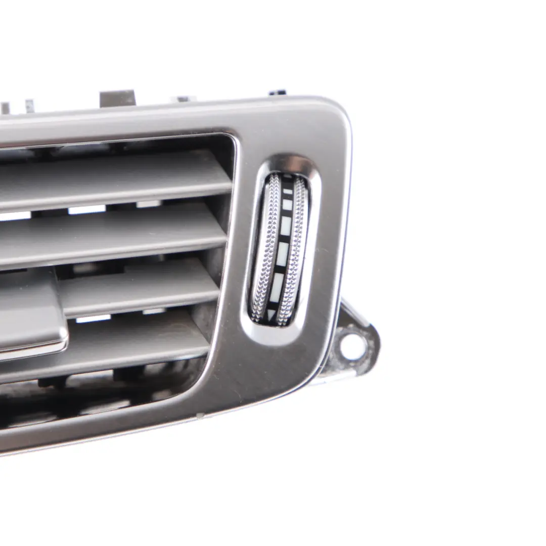 W218 Cruscotto Bocchetta d'aria centrale Griglia per Mercedes CLS con numero di parte A2188300754 Mercedes CLS W218 Cruscotto Bocchetta d'aria centrale Griglia - SKU A2188300754 - Numero di parte A2188300754