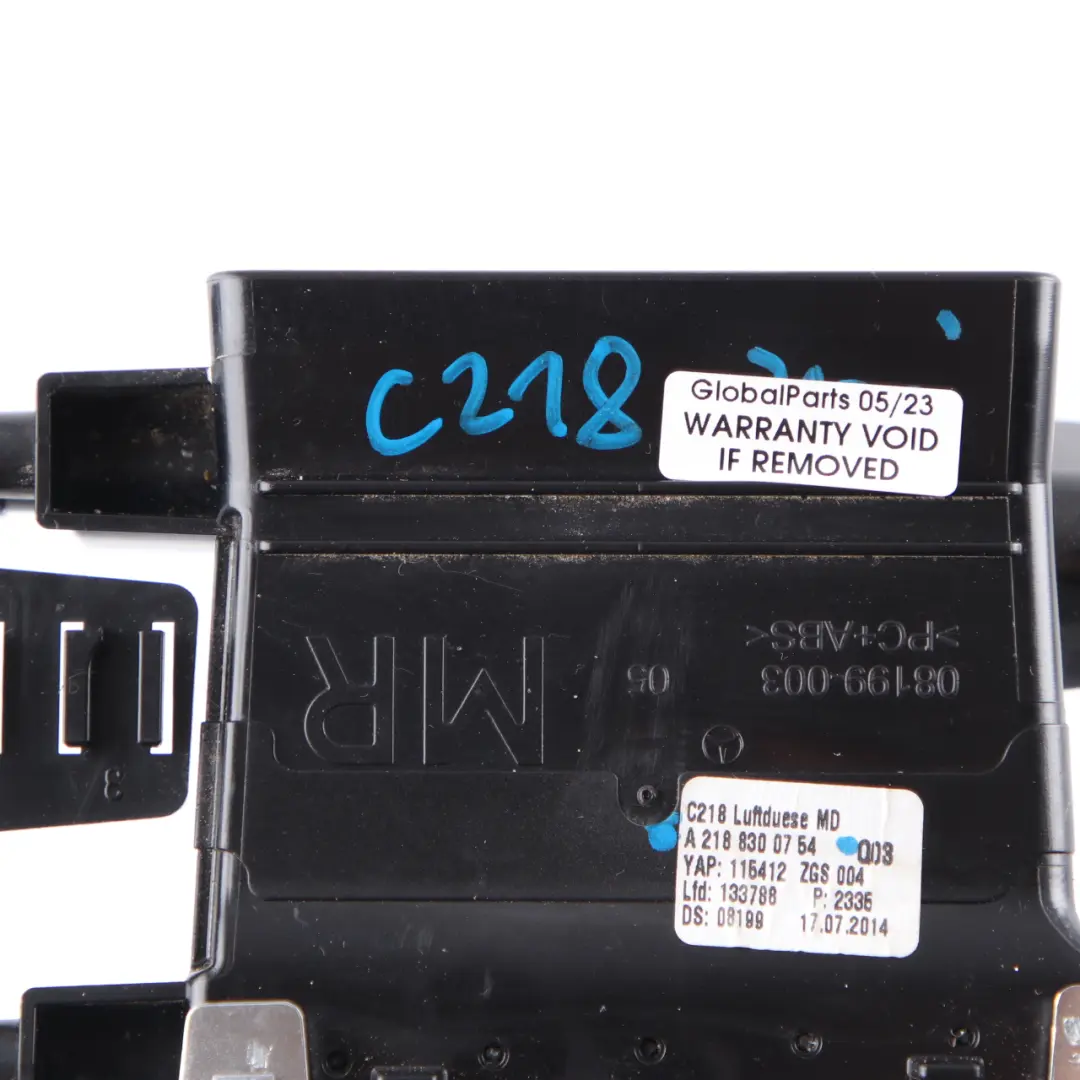 W218 Cruscotto Bocchetta d'aria centrale Griglia per Mercedes CLS con numero di parte A2188300754 Mercedes CLS W218 Cruscotto Bocchetta d'aria centrale Griglia - SKU A2188300754 - Numero di parte A2188300754