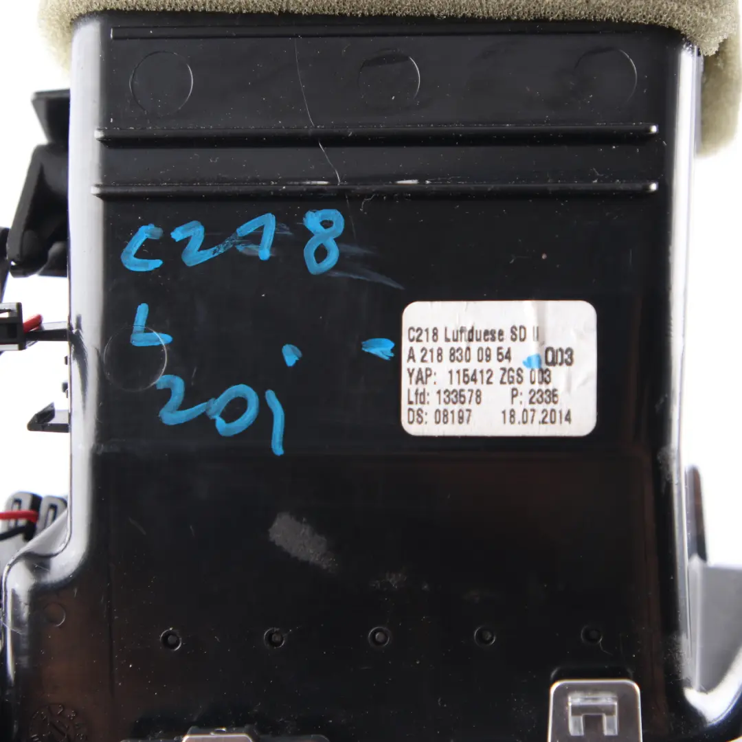 W218 Grille d'aération tableau de bord gauche pour Mercedes CLS à propos du numéro de pièce A2188300954 Mercedes CLS W218 Grille d'aération tableau de bord gauche - SKU A2188300954 - Numéro de pièce A2188300954