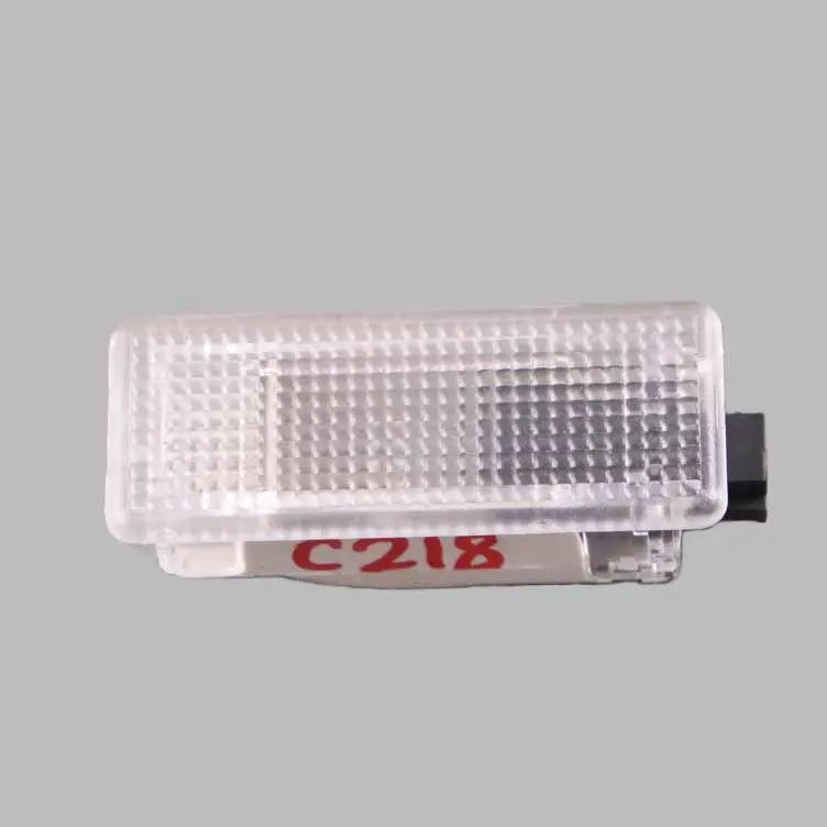 W218 Türlicht Innenleuchte Vorne Links Rechts für Mercedes W205 mit Teilenummer A2189060035 Mercedes W205 W218 Türlicht Innenleuchte Vorne Links Rechts - SKU A2189060035 - Teilenummer A2189060035