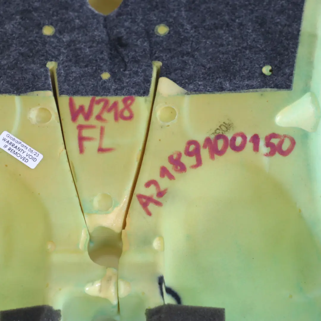 W218 Vordersitz Bezug Links Heizung Verkleidung für Mercedes mit Teilenummer A2189100150 Mercedes W218 Vordersitz Bezug Links Heizung Verkleidung - SKU A2189100150 - Teilenummer A2189100150