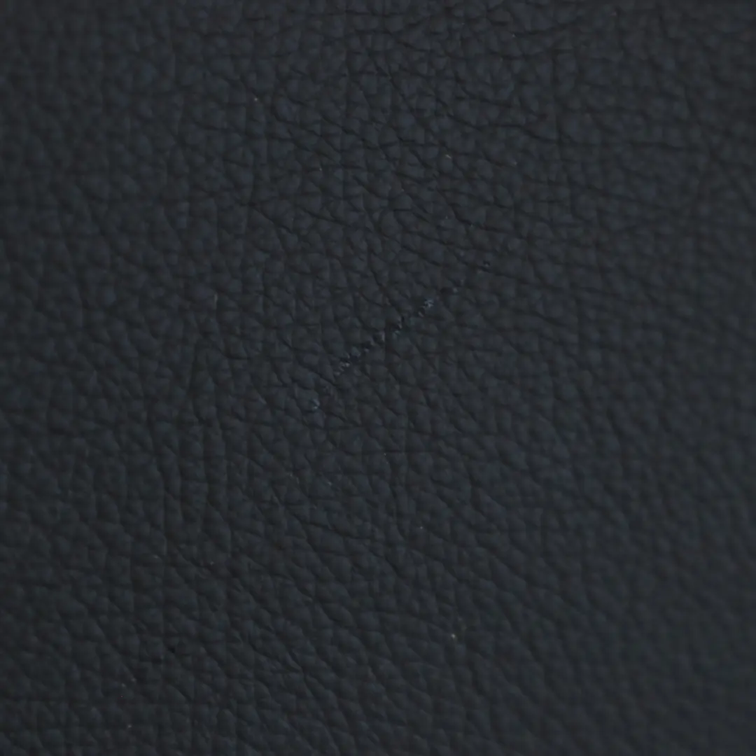 Mercedes W218 Panneau latéral Siège arrière gauche Finisher Leather - SKU A2189201330 - Numéro de pièce A2189201330