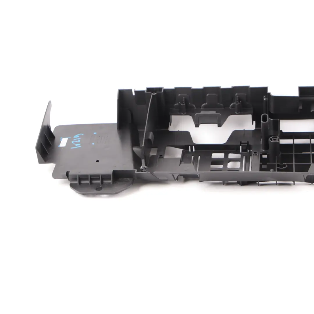 W219 Kofferraumverkleidung Steuergerätehalter für Mercedes W211 CLS mit Teilenummer A2195450540 Mercedes W211 CLS W219 Kofferraumverkleidung Steuergerätehalter - SKU A2195450540 - Teilenummer A2195450540