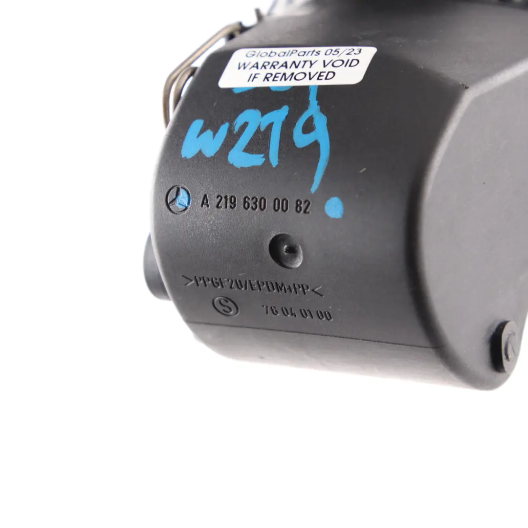 Mercedes CLS W219 Cerniera tappo serbatoio carburante - SKU A2196300082 - Numero di parte A2196300082