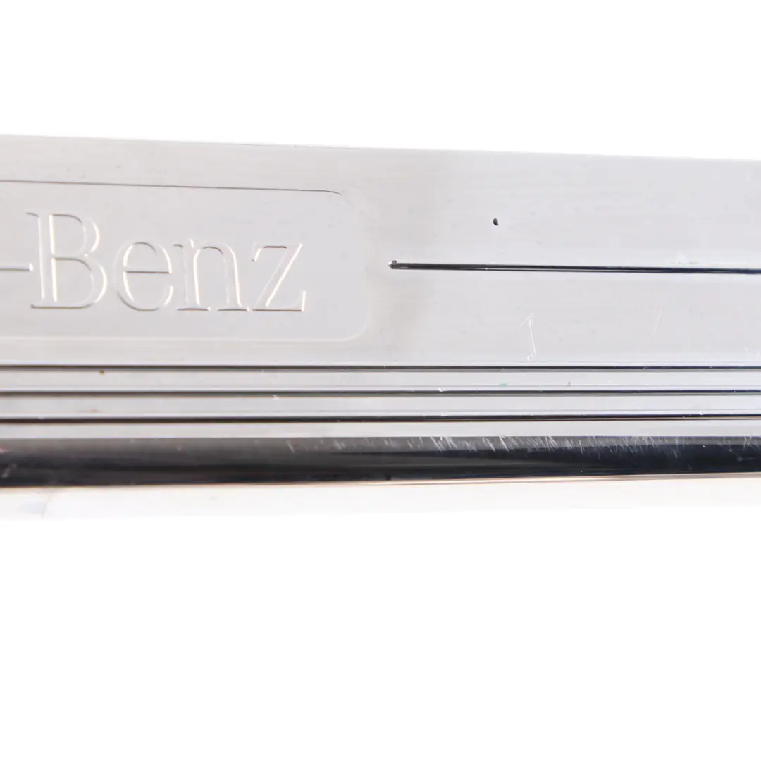 W219 Joint de seuil de portière avant gauche pour Mercedes W211 CLS à propos du numéro de pièce A2196800135 Mercedes W211 CLS W219 Joint de seuil de portière avant gauche - SKU A2196800135 - Numéro de pièce A2196800135