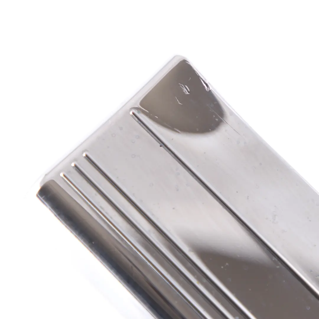 Seuil de porte Mercedes W211 CLS W219 Couvercle dentrée avant droite pour à propos du numéro de pièce A2196800235 Seuil de porte Mercedes W211 CLS W219 Couvercle dentrée avant droite - SKU A2196800235 - Numéro de pièce A2196800235