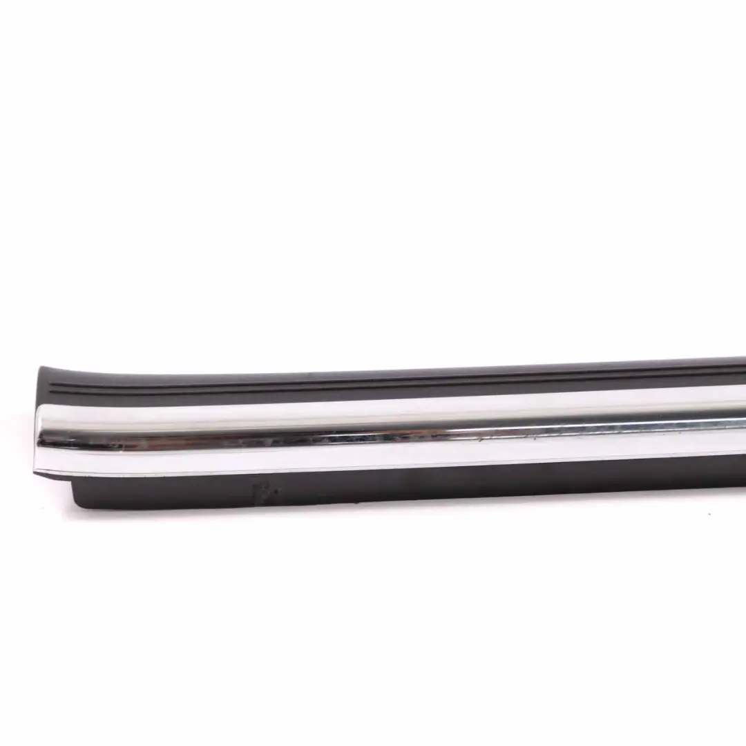 W219 Seuil Avant Droite Garniture du couvercle pour Mercedes à propos du numéro de pièce A2196800635 Mercedes W219 Seuil Avant Droite Garniture du couvercle - SKU A2196800635 - Numéro de pièce A2196800635