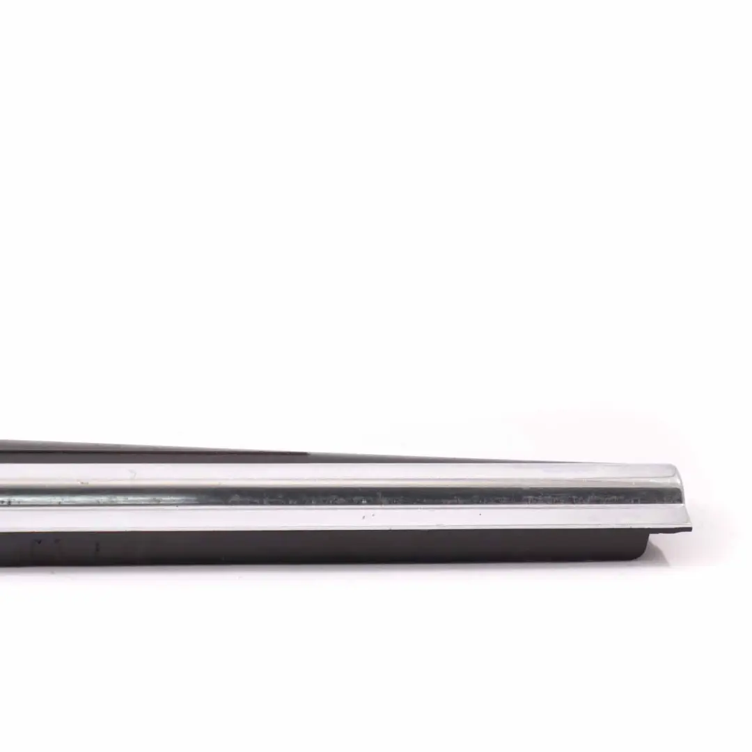 Mercedes W219 Seuil Avant Droite Garniture du couvercle - SKU A2196800635 - Numéro de pièce A2196800635