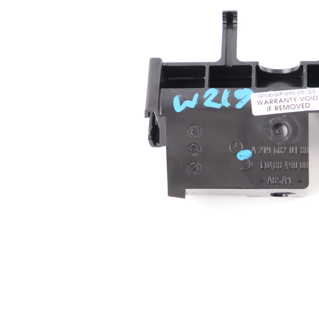 Mercedes CLS W219 Support de console centrale Support - SKU A2196820180 - Numéro de pièce A2196820180