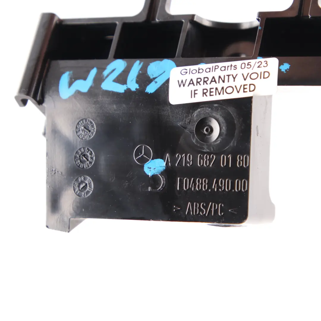 W219 Supporto supporto staffa console centrale per Mercedes CLS con numero di parte A2196820180 Mercedes CLS W219 Supporto supporto staffa console centrale - SKU A2196820180 - Numero di parte A2196820180