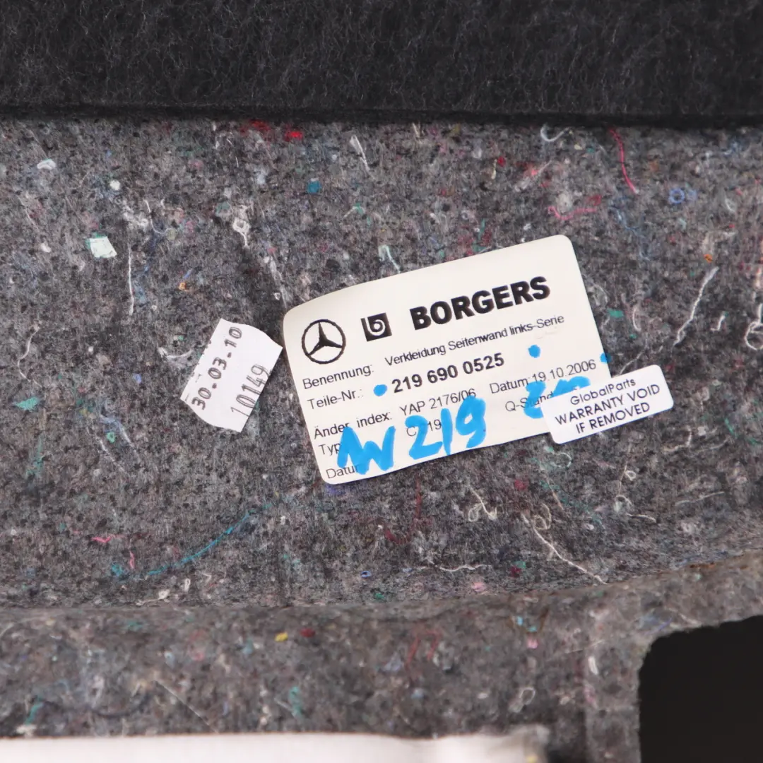W219 Kofferraum Kofferraum seitliche Verkleidung Abdeckung für Mercedes mit Teilenummer A2196900525 Mercedes W219 Kofferraum Kofferraum seitliche Verkleidung Abdeckung - SKU A2196900525 - Teilenummer A2196900525