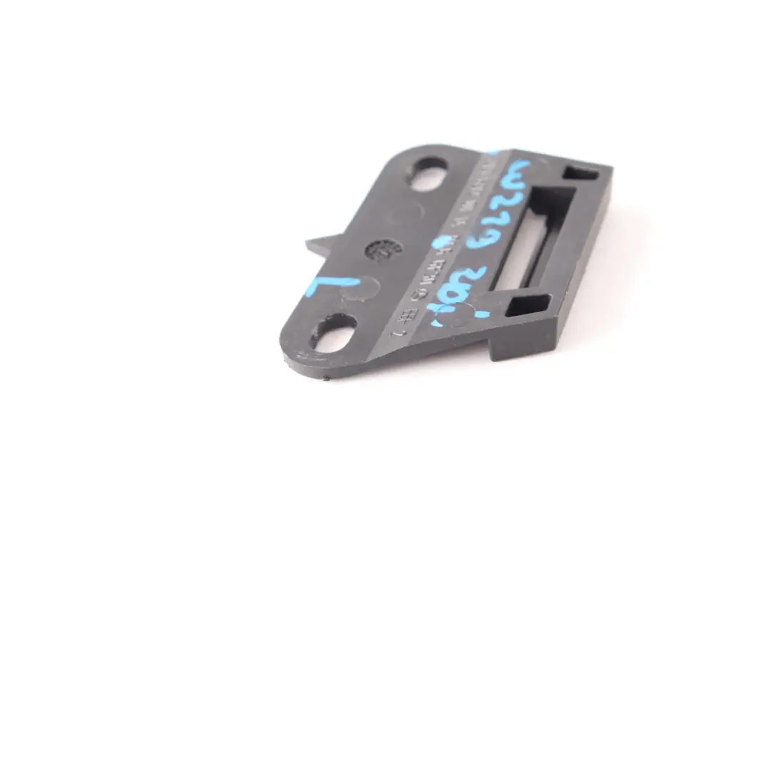 W219 montante B Supporto copertura supporto sinistro per Mercedes CLS con numero di parte A2196920114 Mercedes CLS W219 montante B Supporto copertura supporto sinistro - SKU A2196920114 - Numero di parte A2196920114