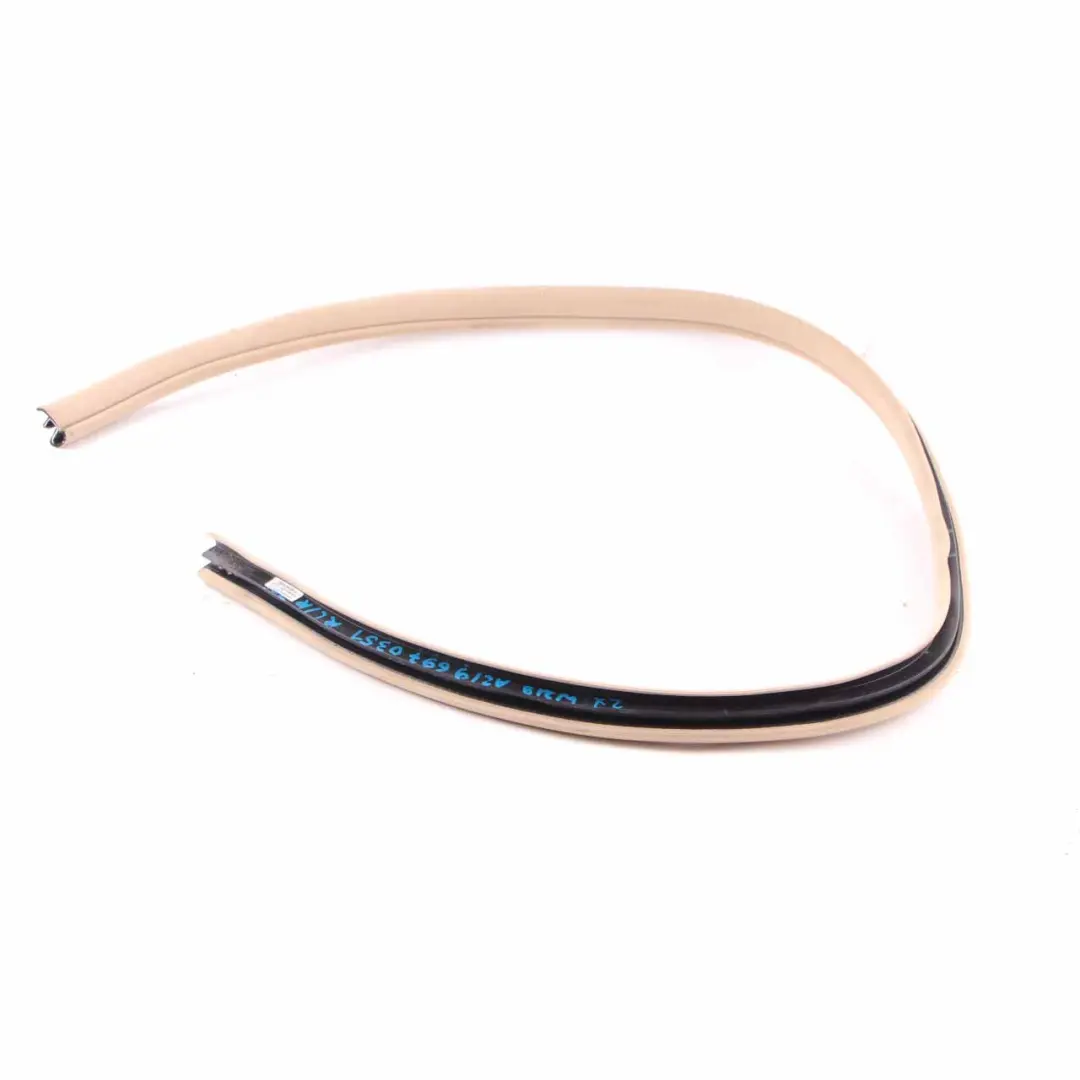 W219 Junta Borde Puerta Trasera Izquierda Derecha para Mercedes con número de pieza A2196970351 Mercedes W219 Junta Borde Puerta Trasera Izquierda Derecha - SKU A2196970351 - Número de pieza A2196970351