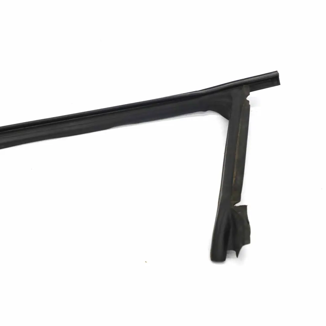 Joint vitre porte avant gauche Joint cadre guidage pour Mercedes C219 à propos du numéro de pièce A2197200154 Mercedes C219 Joint vitre porte avant gauche Joint cadre guidage - SKU A2197200154 - Numéro de pièce A2197200154