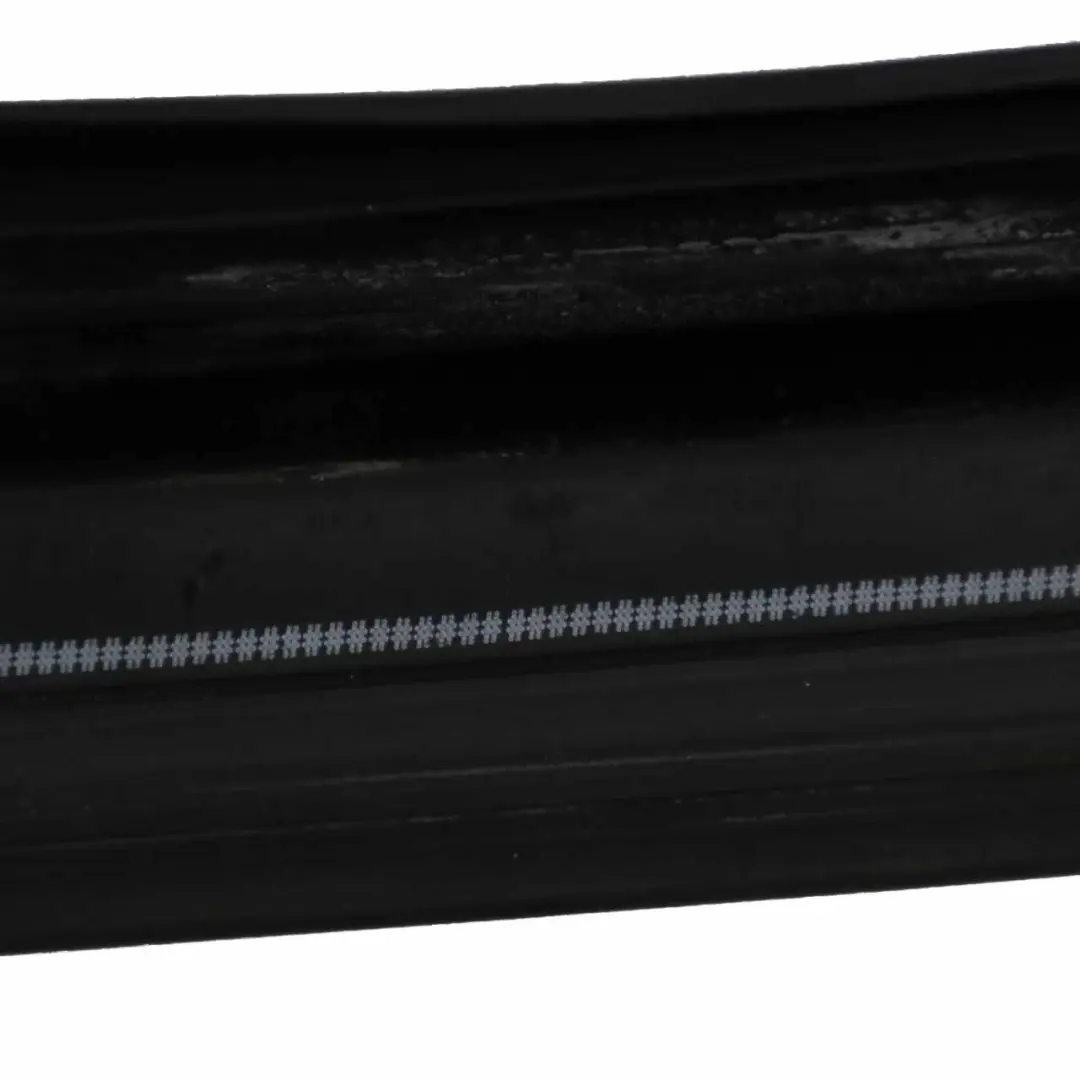 Joint vitre porte avant droite Joint cadre guidage pour Mercedes C219 à propos du numéro de pièce A2197200254 Mercedes C219 Joint vitre porte avant droite Joint cadre guidage - SKU A2197200254 - Numéro de pièce A2197200254