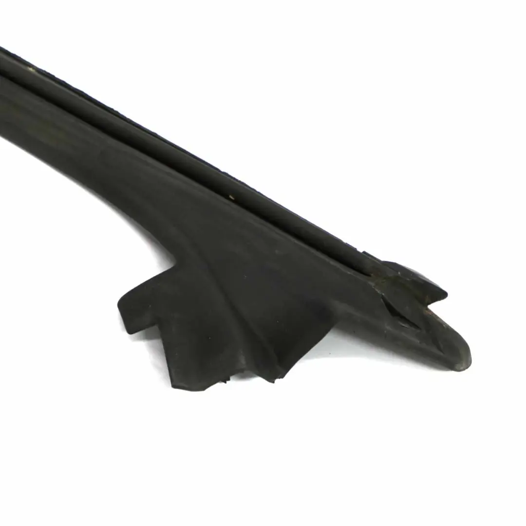 Guarnizione finestrino porta anteriore destra Guida per Mercedes C219 con numero di parte A2197200254 Mercedes C219 Guarnizione finestrino porta anteriore destra Guida - SKU A2197200254 - Numero di parte A2197200254