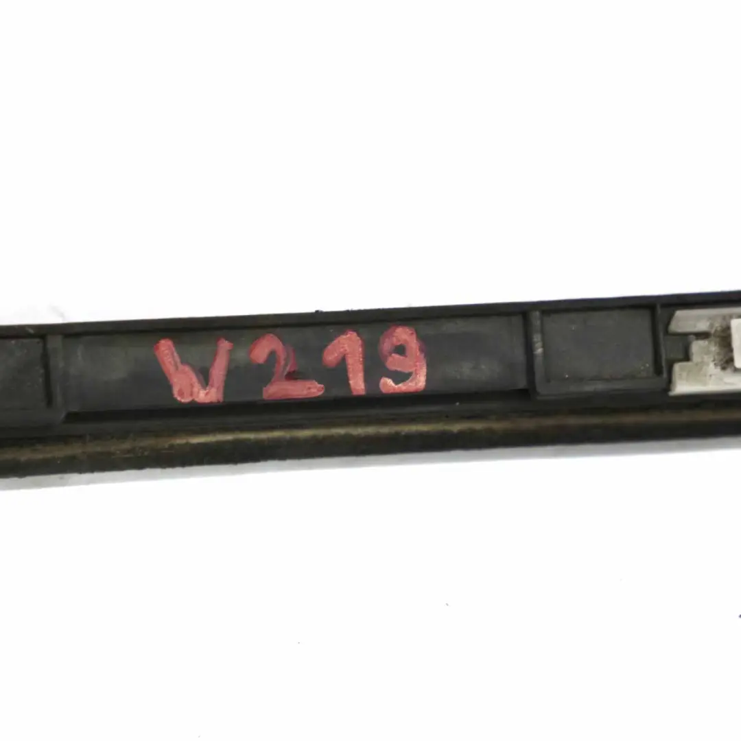 Guarnizione Porta Anteriore Sinistra Destra Guarnizion per Mercedes C219 con numero di parte A2197200378 Mercedes C219 Guarnizione Porta Anteriore Sinistra Destra Guarnizion - SKU A2197200378 - Numero di parte A2197200378