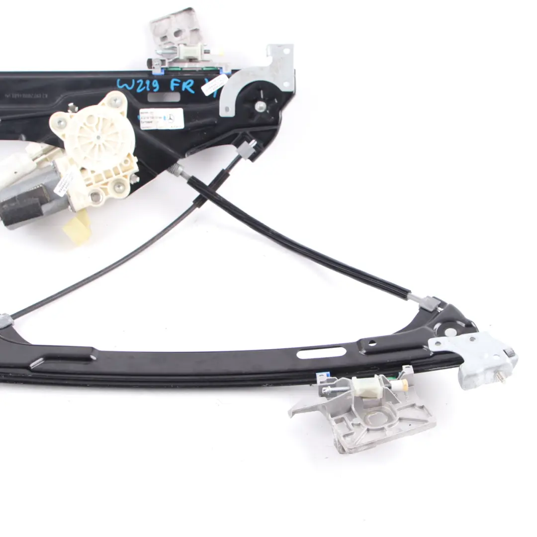 W219 Regolatore Alzacristallo Portiera Anteriore Destra A2197200846 per Mercedes CLS con numero di parte A2197201046 Mercedes CLS W219 Regolatore Alzacristallo Portiera Anteriore Destra A2197200846 - SKU A2197201046 - Numero di parte A2197201046