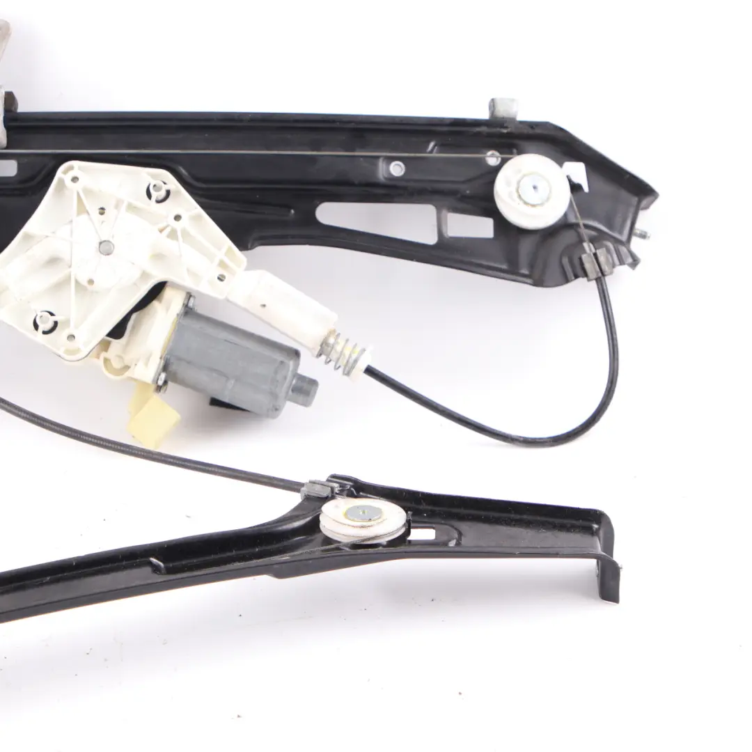 W219 Regolatore Alzacristallo Portiera Anteriore Destra A2197200846 per Mercedes CLS con numero di parte A2197201046 Mercedes CLS W219 Regolatore Alzacristallo Portiera Anteriore Destra A2197200846 - SKU A2197201046 - Numero di parte A2197201046