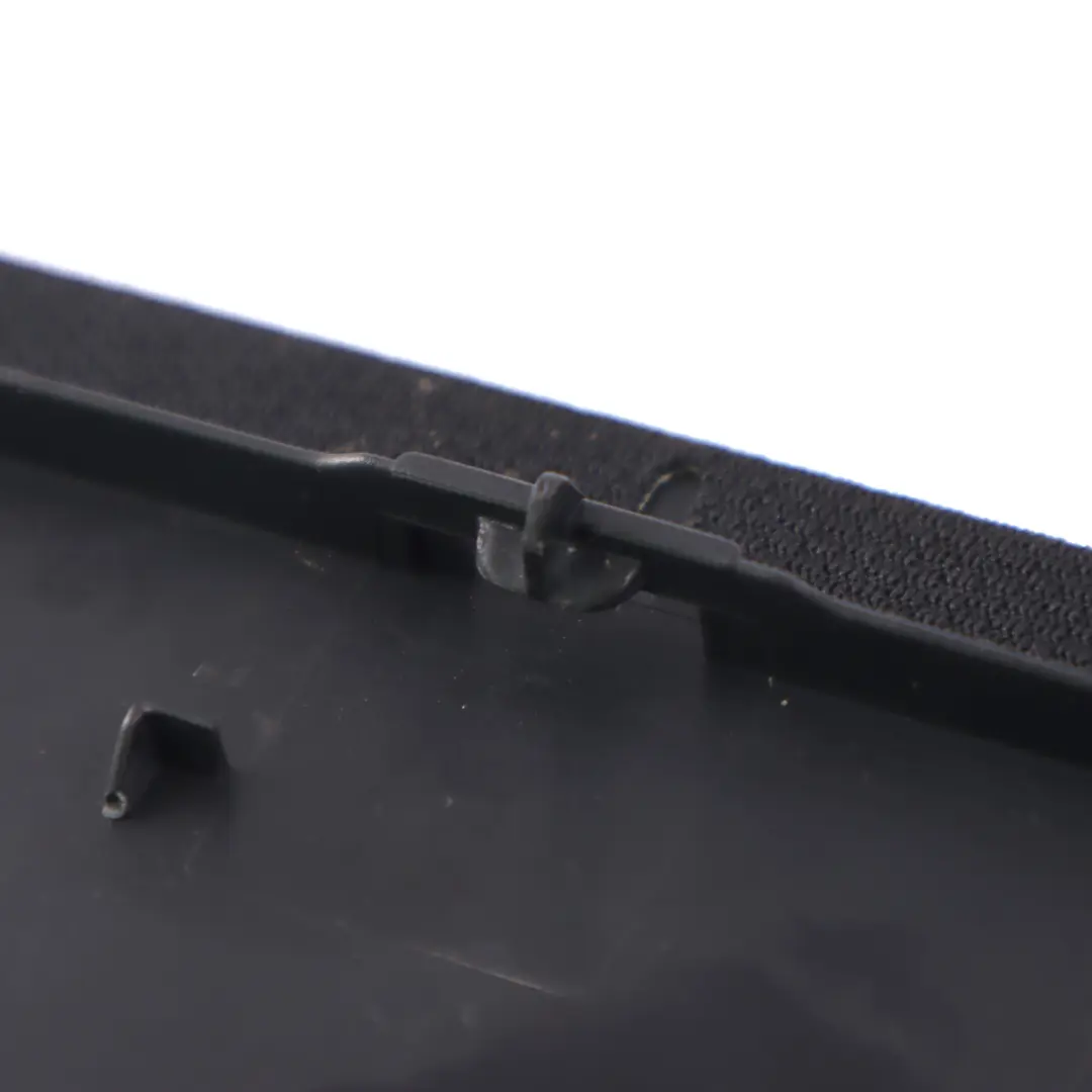 Tapa Tarjeta de Puerta Delantera Derecha Negro para Mercedes W251 con número de pieza A2197202048 Mercedes W251 Tapa Tarjeta de Puerta Delantera Derecha Negro - SKU A2197202048 - Número de pieza A2197202048