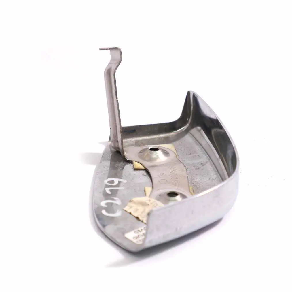 Türkartenverkleidung vorne links Abdeckung Rand Chrom für Mercedes C219 mit Teilenummer A2197202348 Mercedes C219 Türkartenverkleidung vorne links Abdeckung Rand Chrom - SKU A2197202348 - Teilenummer A2197202348