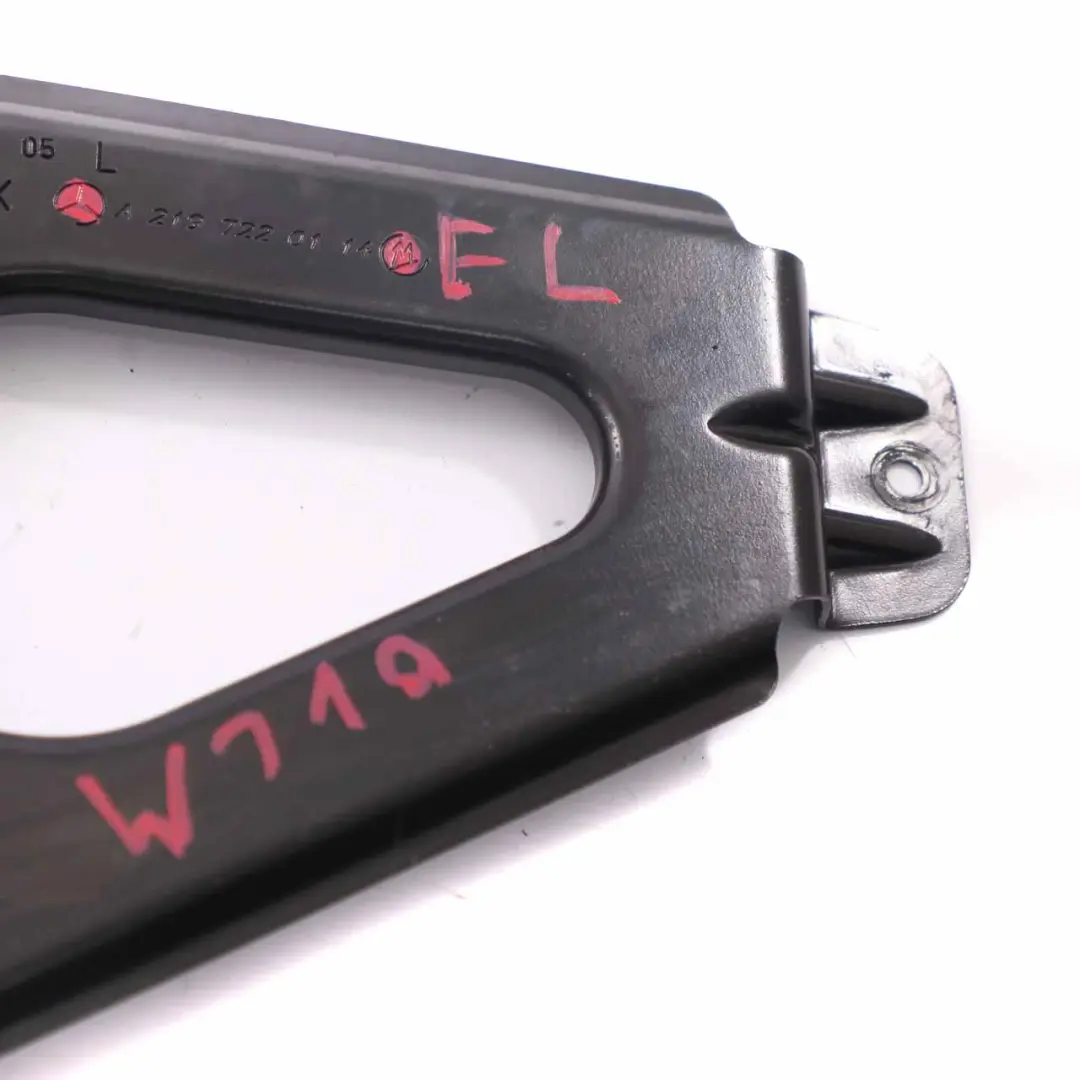 W219 Support de carte de porte avant gauche Support pour Mercedes à propos du numéro de pièce A2197220114 Mercedes W219 Support de carte de porte avant gauche Support - SKU A2197220114 - Numéro de pièce A2197220114