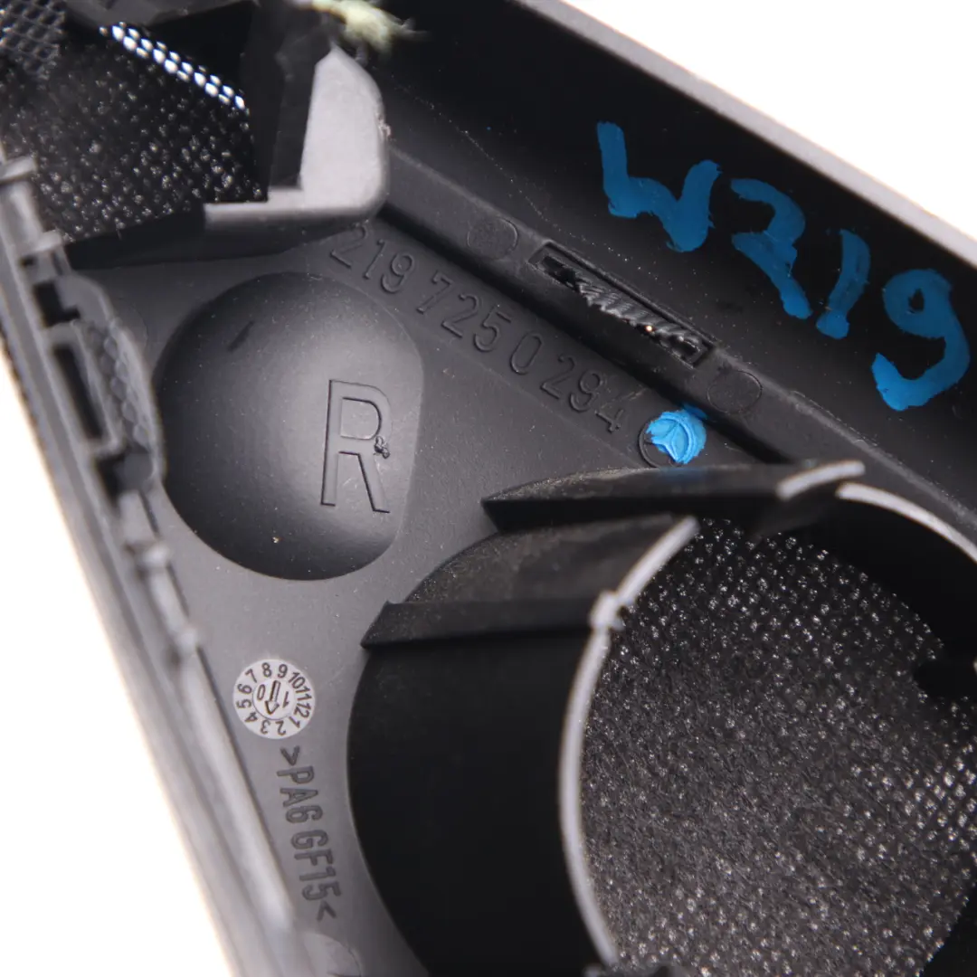 W219 Couvercle Haut parleur garniture avant noir pour Mercedes CLS à propos du numéro de pièce A2197250294 Mercedes CLS W219 Couvercle Haut parleur garniture avant noir - SKU A2197250294 - Numéro de pièce A2197250294